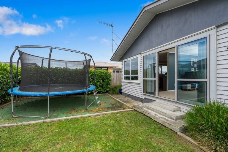 Photo of property in 11a Fox Place, Cloverlea, Palmerston North, 4412