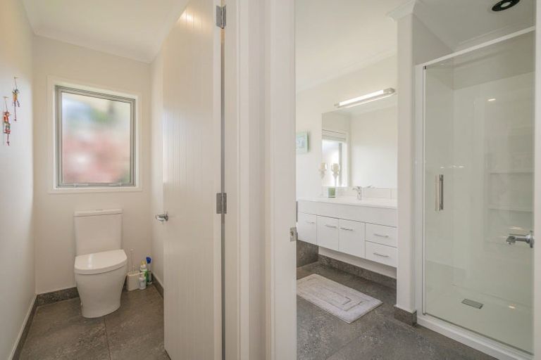 Photo of property in 10 Roseberry Place, Whitianga, 3510