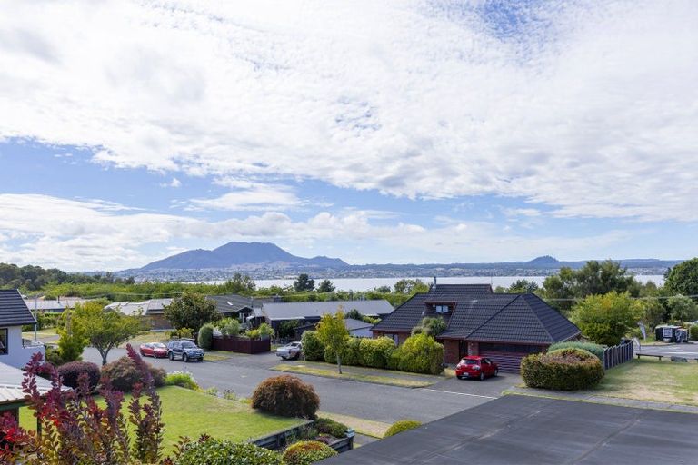 Photo of property in 19 Kinder Street, Acacia Bay, Taupo, 3330