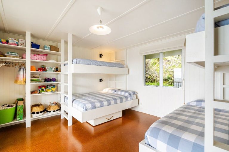 Photo of property in 350 Mcauslin Road, Whananaki, Hikurangi, 0181