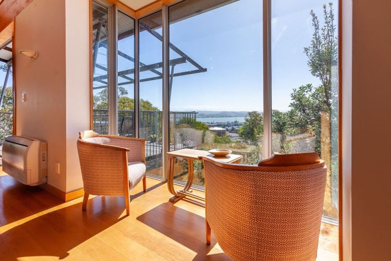 Photo of property in 5 Chilton Road, Hospital Hill, Napier, 4110