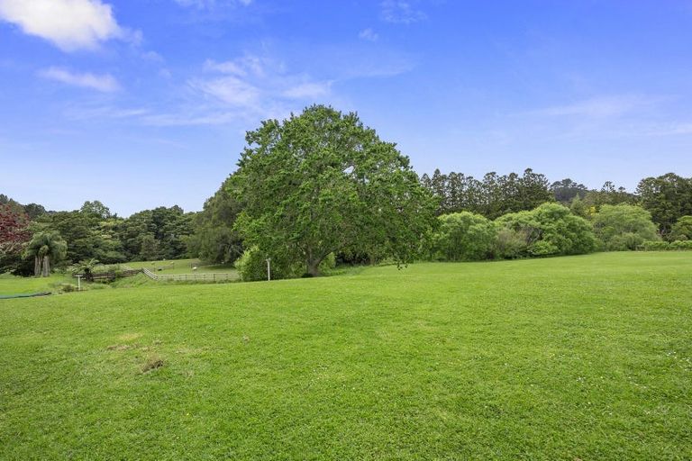 Photo of property in 21 Mahoenui Valley Road, Coatesville, 0793