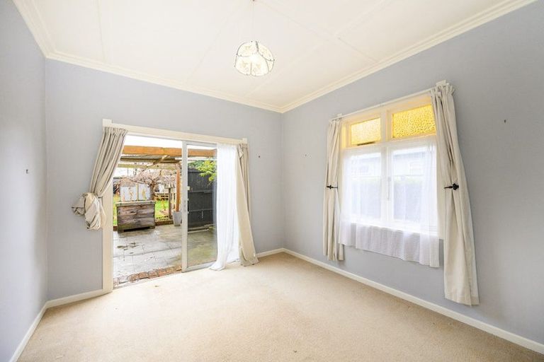 Photo of property in 18 Harris Street, Marton, 4710