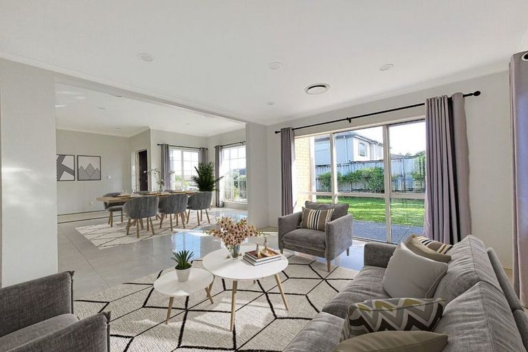 Photo of property in 15 Kouras Place, Flat Bush, Auckland, 2016