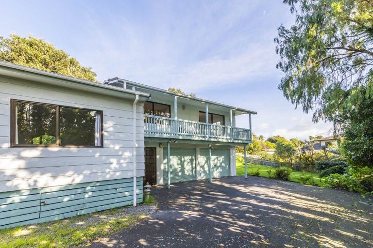 Photo of property in 10 Campion Road, Waikanae Beach, Waikanae, 5036