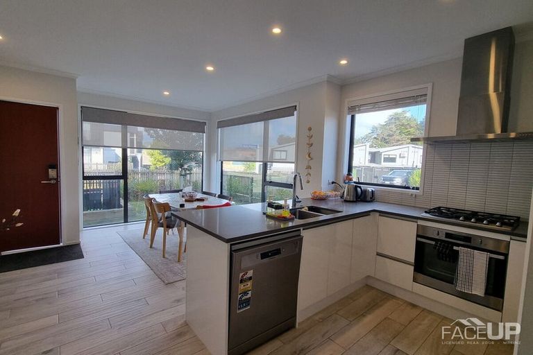 Photo of property in 2 Wai Place, Westgate, Auckland, 0614