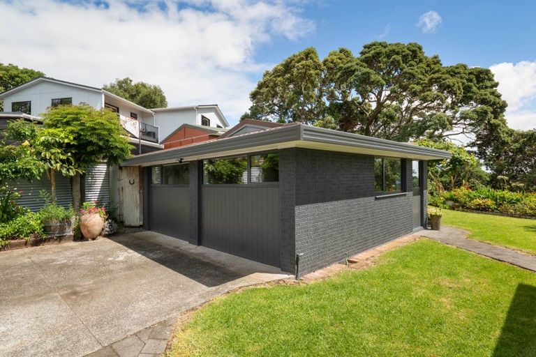 Photo of property in 37 Pohutukawa Drive, Athenree, Katikati, 3177