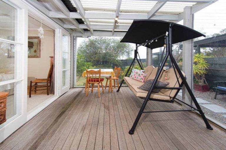 Photo of property in 1/215 Eskdale Road, Birkenhead, Auckland, 0626