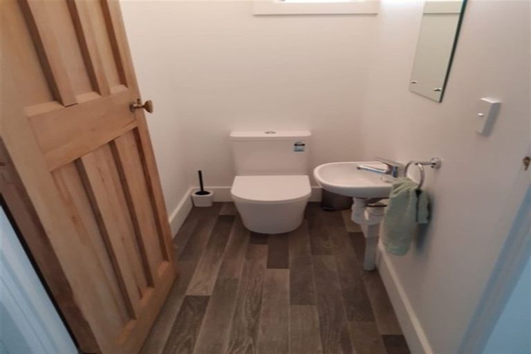 Photo of property in 1 Edward Street, Waimate, 7924