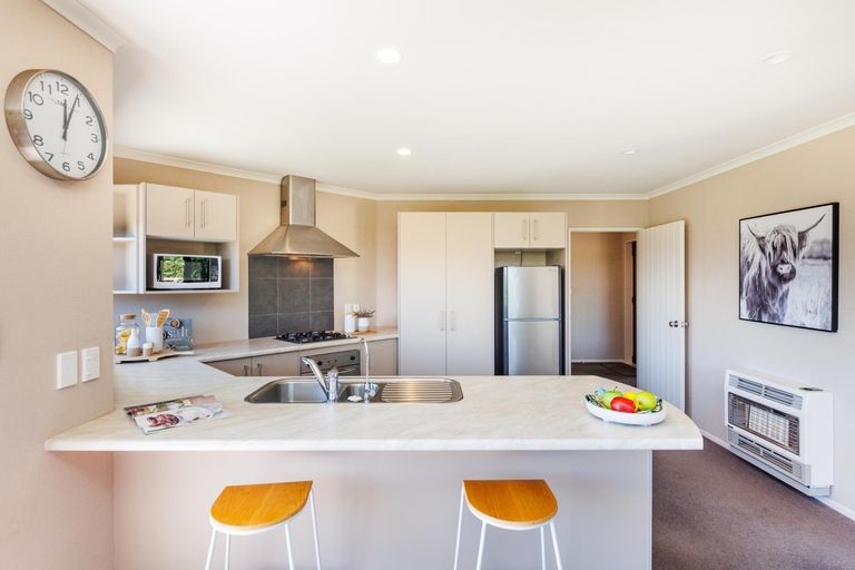 Photo of property in 4 Nevada Way, Kelvin Grove, Palmerston North, 4414