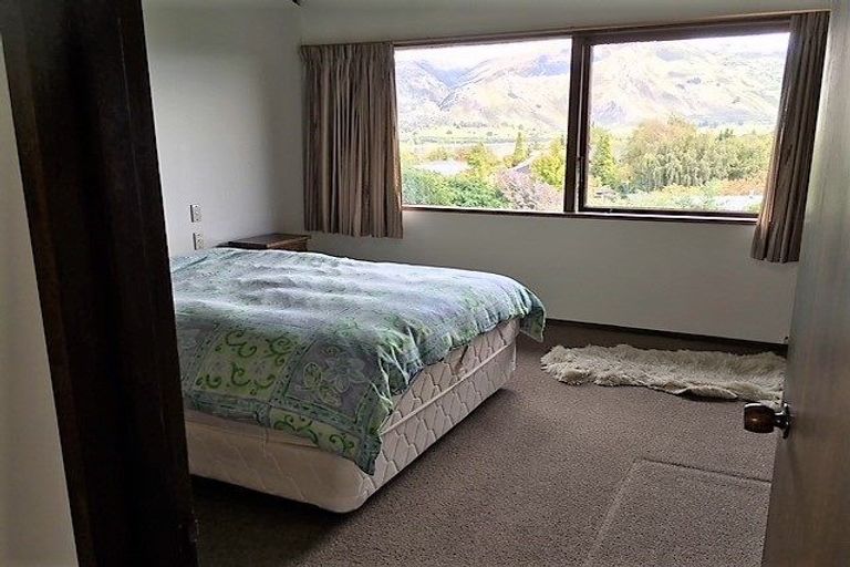 Photo of property in 38 Manuka Crescent, Wanaka, 9305