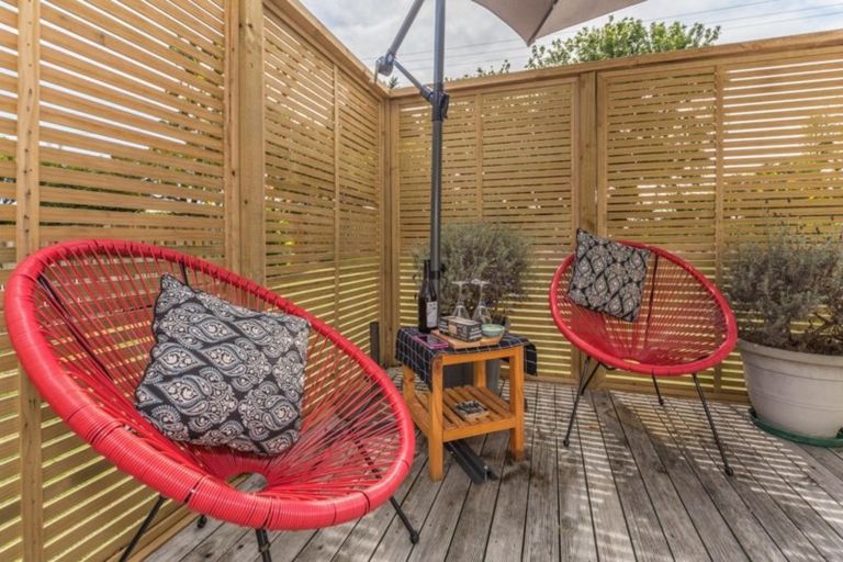 Photo of property in 61 Kawiu Road, Levin, 5510