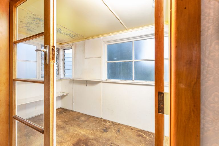 Photo of property in 43 Oxford Street, Tawa, Wellington, 5028