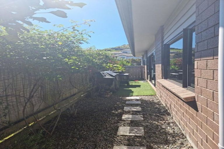 Photo of property in 77 Aotea Drive, Aotea, Porirua, 5024