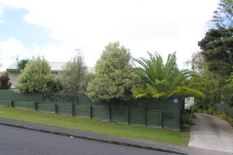 Photo of property in 6 Reynella Drive, Massey, Auckland, 0614