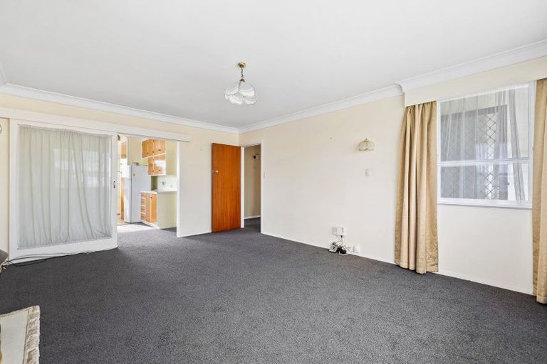 Photo of property in 43 Karaka Crescent, Levin, 5510
