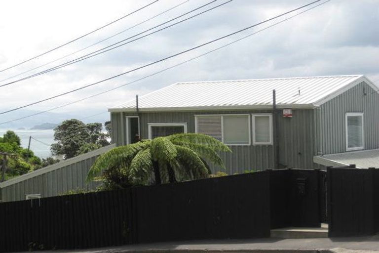 Photo of property in 92 Tio Tio Road, Seatoun, Wellington, 6022