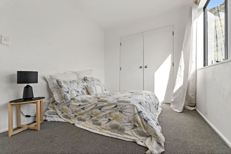 Photo of property in 1/147 Spinella Drive, Bayview, Auckland, 0629