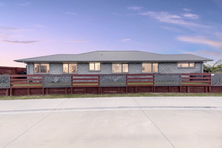 Photo of property in 32 Sabre Street, Papamoa Beach, Papamoa, 3118