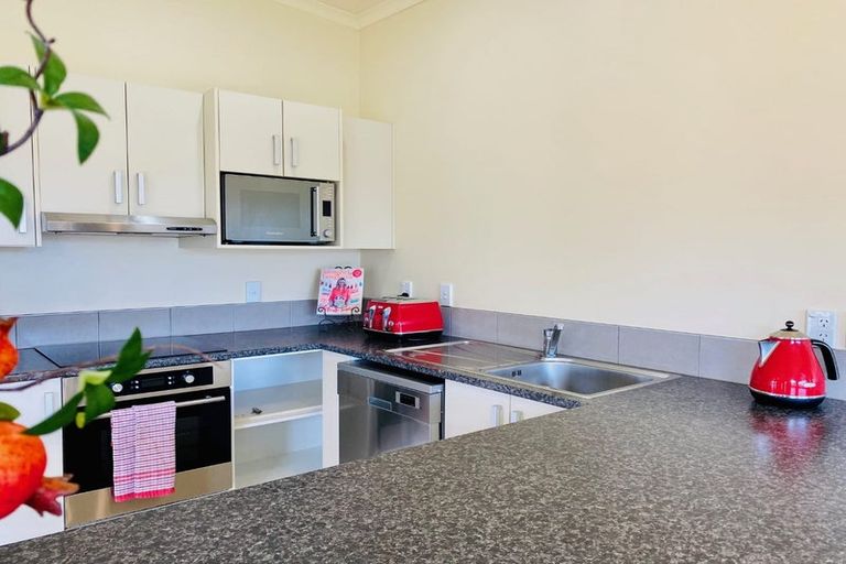 Photo of property in 42 Kokako Rise, Papakura, 2110