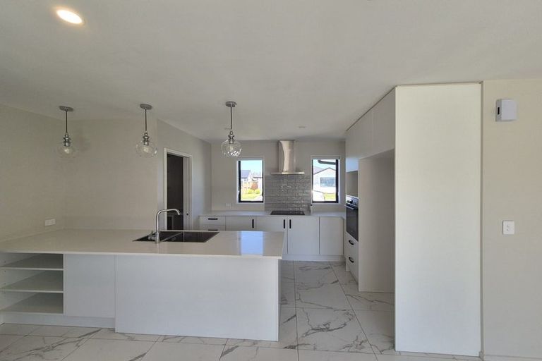 Photo of property in 17 Wexford Crescent, Halswell, Christchurch, 8025