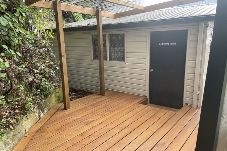 Photo of property in 39 London Road, Korokoro, Lower Hutt, 5012