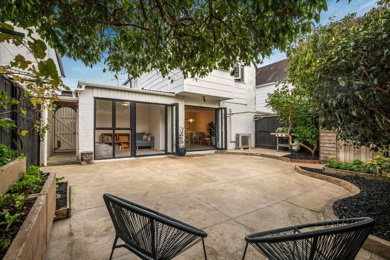 Photo of property in 4/5 Patterson Street, Sandringham, Auckland, 1041