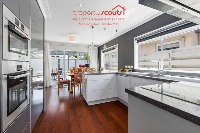 Photo of property in 2/139 Shakespeare Road, Milford, Auckland, 0620