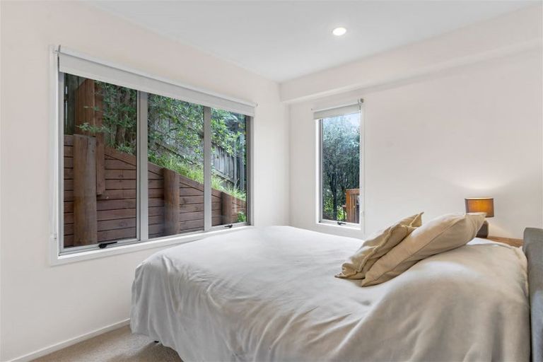 Photo of property in 3 Mariners View Road, Beach Haven, Auckland, 0626
