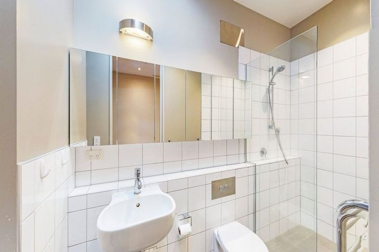 Photo of property in 12 Majoribanks Street, Mount Victoria, Wellington, 6011