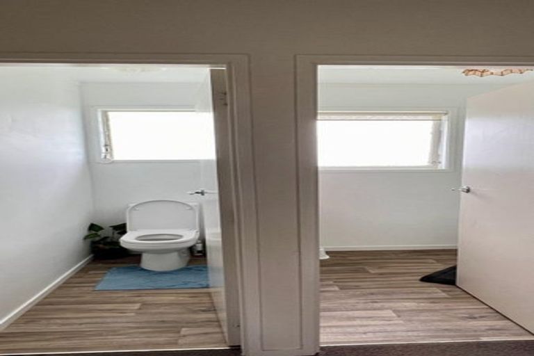 Photo of property in 32 Sunvue Road, Glen Eden, Auckland, 0602