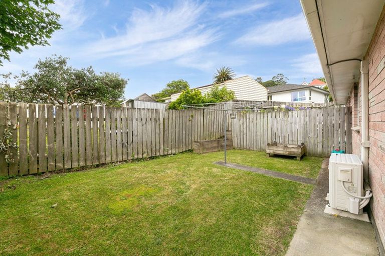 Photo of property in 183d Newlands Road, Newlands, Wellington, 6037