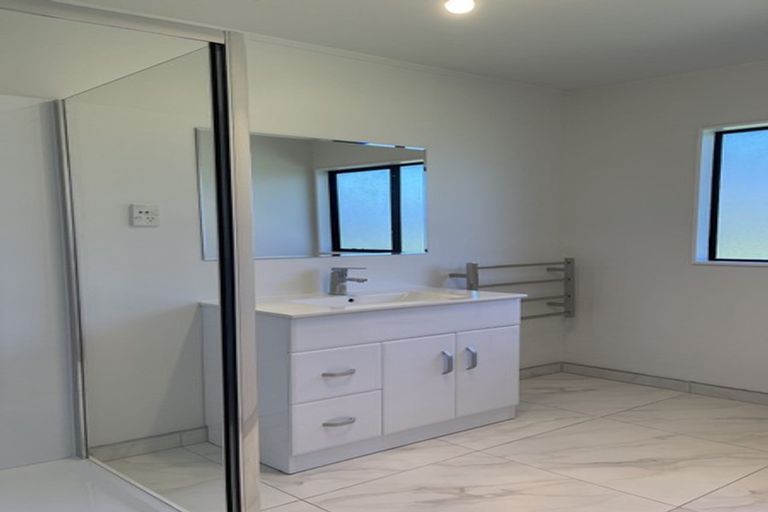 Photo of property in 3 Robina Court, Burswood, Auckland, 2013