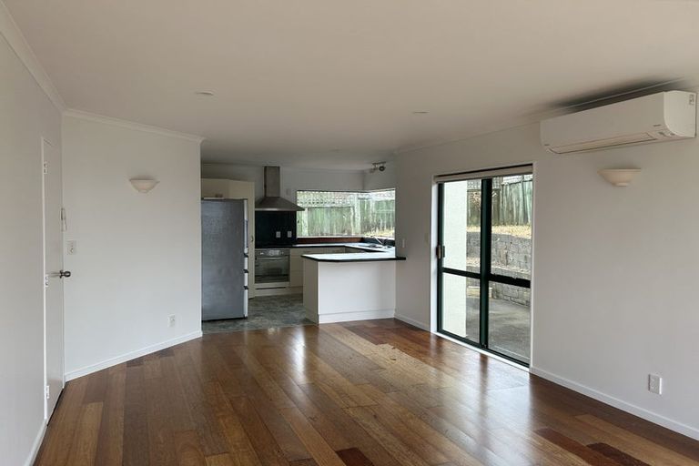 Photo of property in 99 Ashton Fitchett Drive, Brooklyn, Wellington, 6021