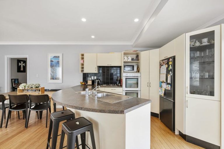 Photo of property in 40 The Parade, Island Bay, Wellington, 6023