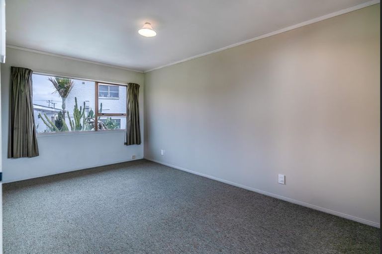Photo of property in 2/3 Akehurst Avenue, New Lynn, Auckland, 0600