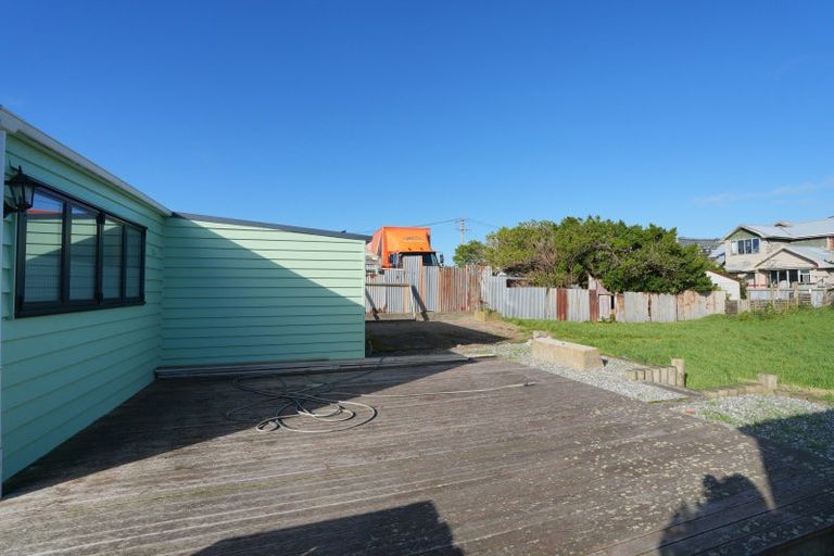 Photo of property in 6 Ocean Beach Road, Bluff, 9814