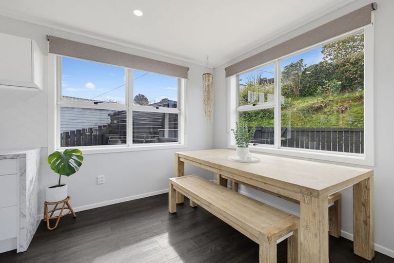 Photo of property in 2 Bromley Place, Westown, New Plymouth, 4310