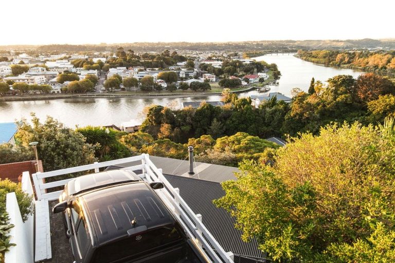 Photo of property in 12 Hipango Terrace, Durie Hill, Whanganui, 4500