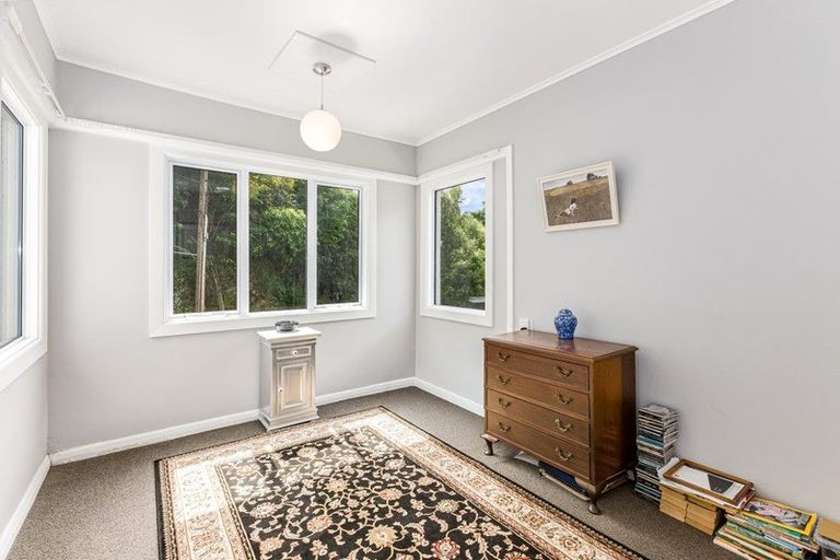 Photo of property in 13b Kim Street, Khandallah, Wellington, 6035