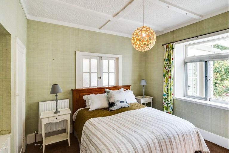 Photo of property in 32 Saint Andrews Road, Havelock North, 4130