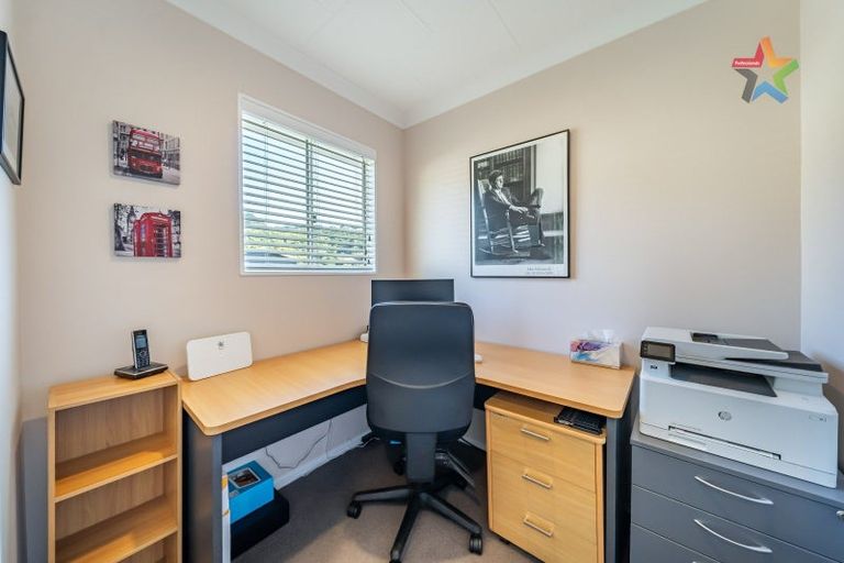 Photo of property in 18 Panorama Grove, Harbour View, Lower Hutt, 5010