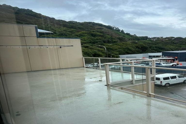 Photo of property in 3/4a Malvern Road, Ngauranga, Wellington, 6035