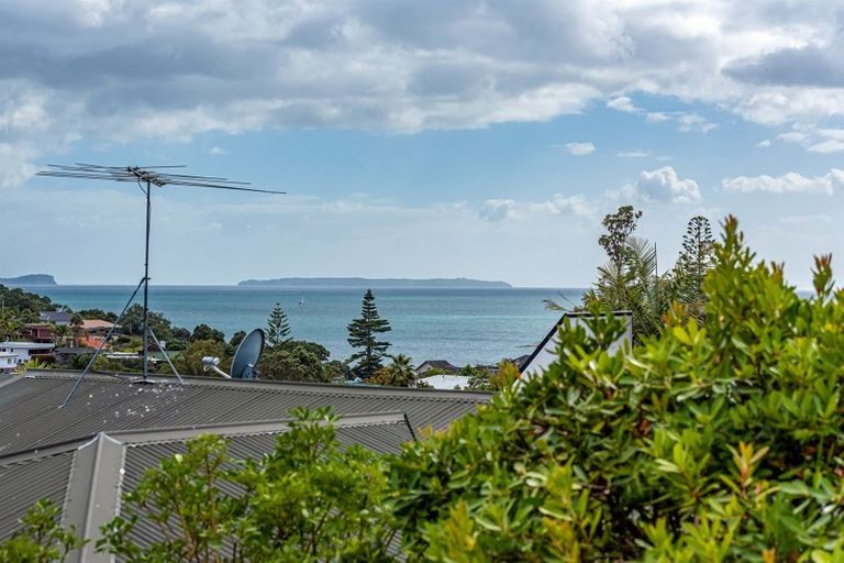 Photo of property in 2/40 Beulah Avenue, Rothesay Bay, Auckland, 0630