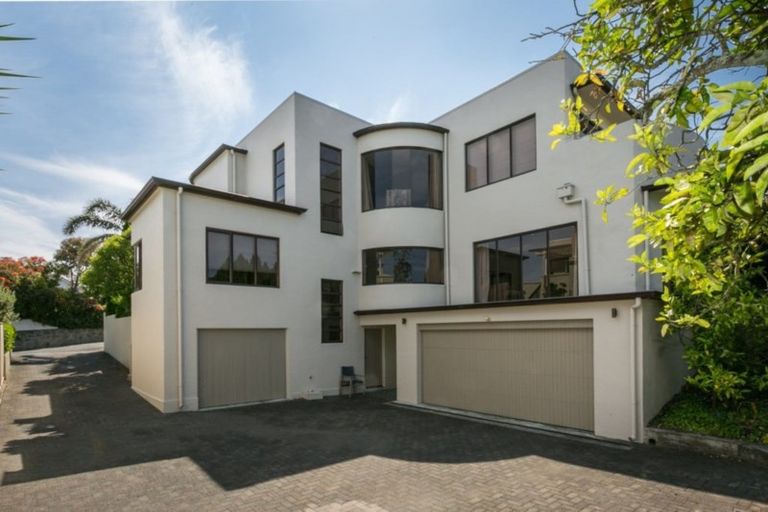 Photo of property in 5 Gladstone Road, Bluff Hill, Napier, 4110