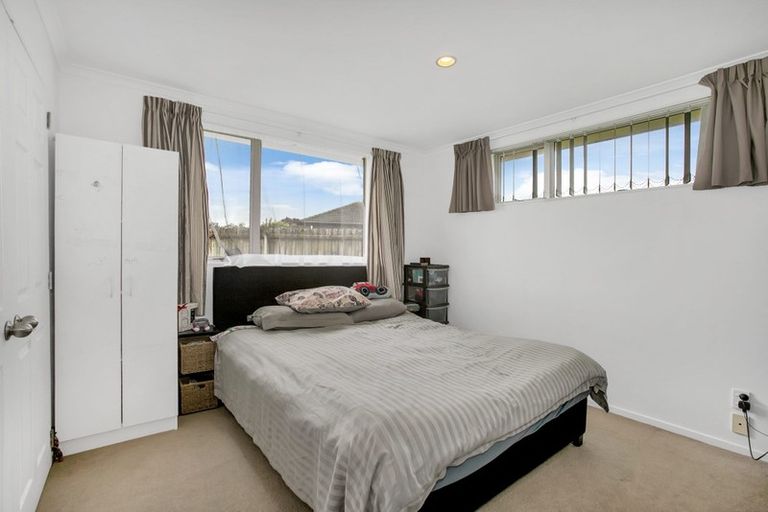Photo of property in 21 Morewa Place, Takanini, 2112