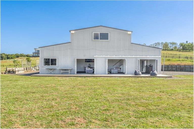 Photo of property in 141 Wades Road, Whitford, Howick, 2571