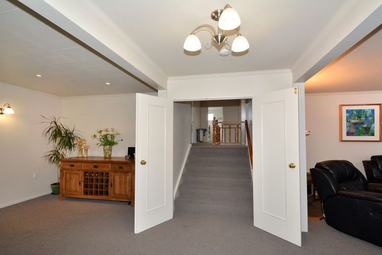 Photo of property in 1 Motu Street, Saint Clair, Dunedin, 9012