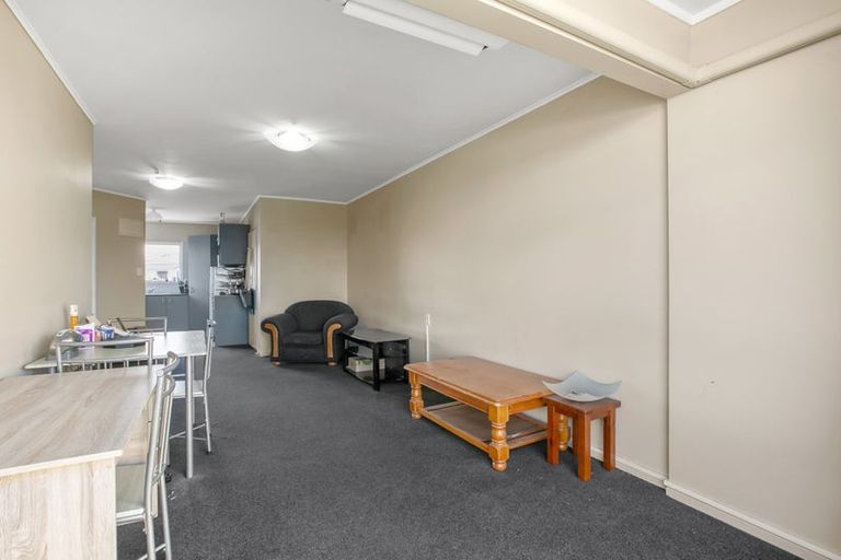 Photo of property in 4/184 Powderham Street, New Plymouth, 4310