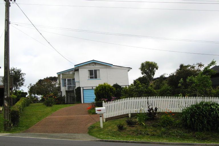 Photo of property in 72 Shakespear Road, Army Bay, Whangaparaoa, 0930